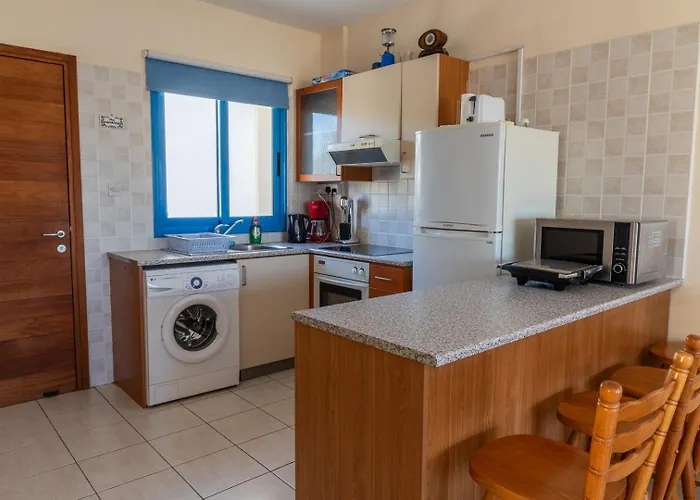 Arsinoe Village Block 9 アパート Polis