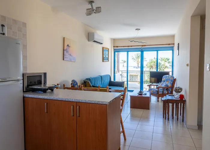 Arsinoe Village Block 9 * Polis