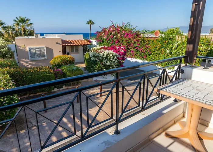 Arsinoe Village Block 9 * Polis